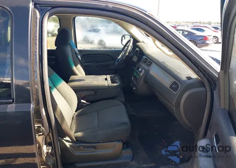 2010 Chevrolet Tahoe Ls z USA, uszkodzony, nr VIN 1GNMCAE38AR239804